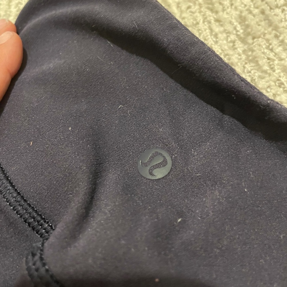 Lulu Lemon Navy Cropped Legging